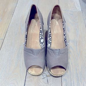 Toms Wedge
